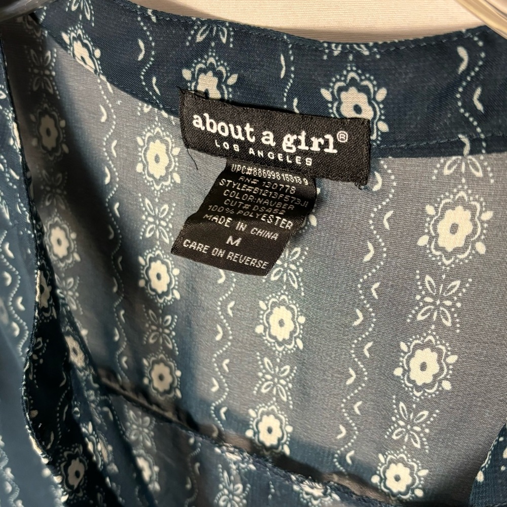 Floral Top - Picture 2 of 3